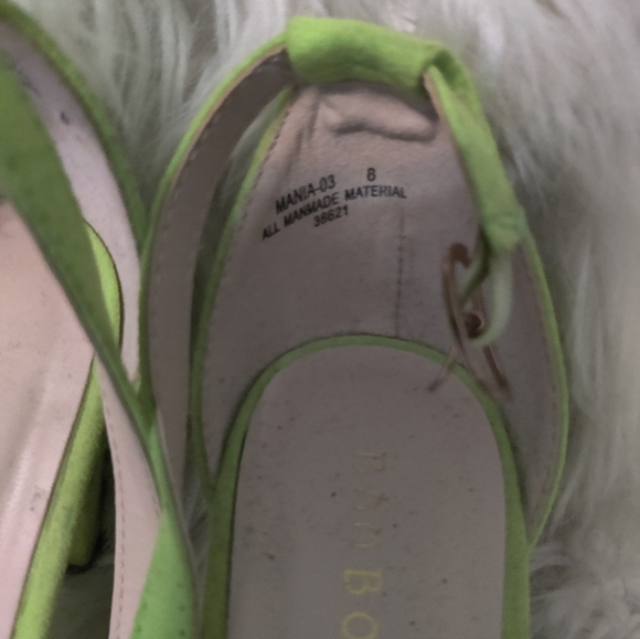 Bamboo lime green heels, size 8 - Picture 4 of 6